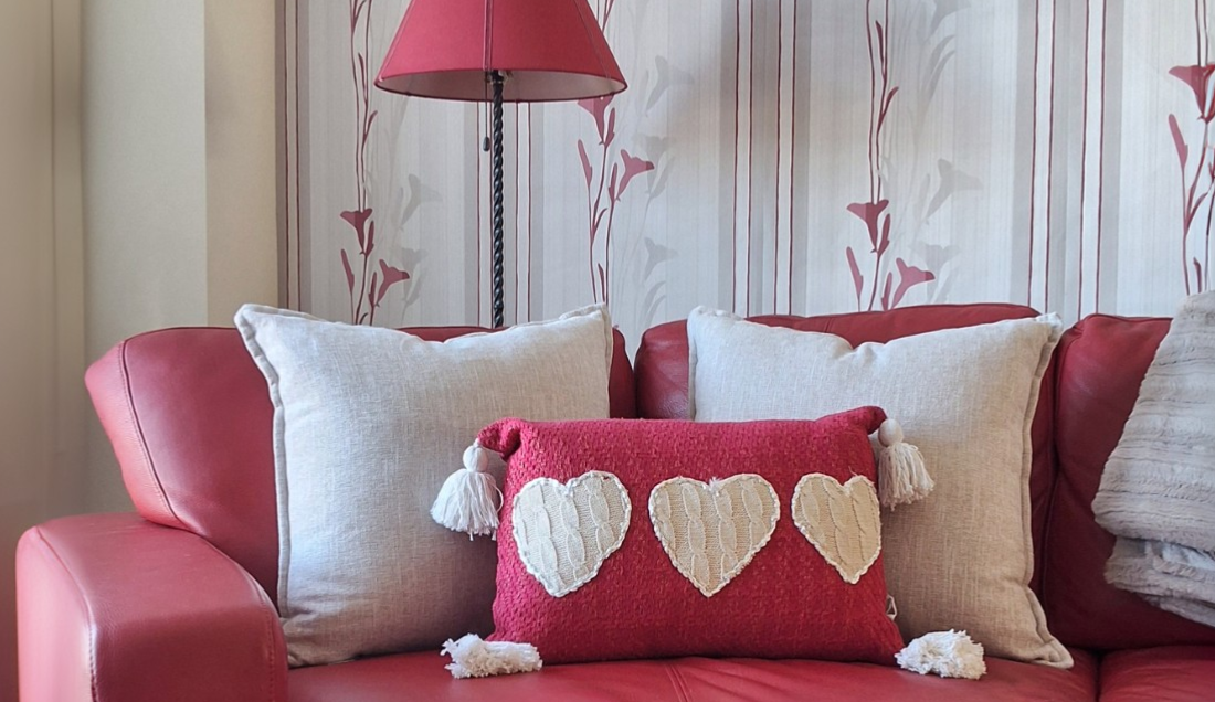 Redsofa Classicwallpaper Livingroomwallpaper Burlington