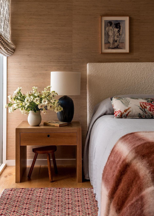 Grasscloth Wallpaper Bedroom Headboard Minimalist Design Style